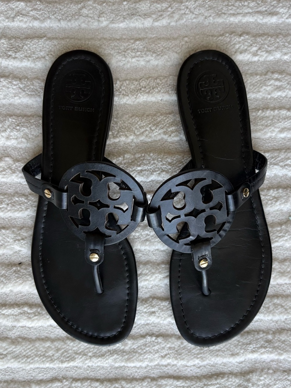 Tory Burch Black Cutout Logo Leather Thong Sandals